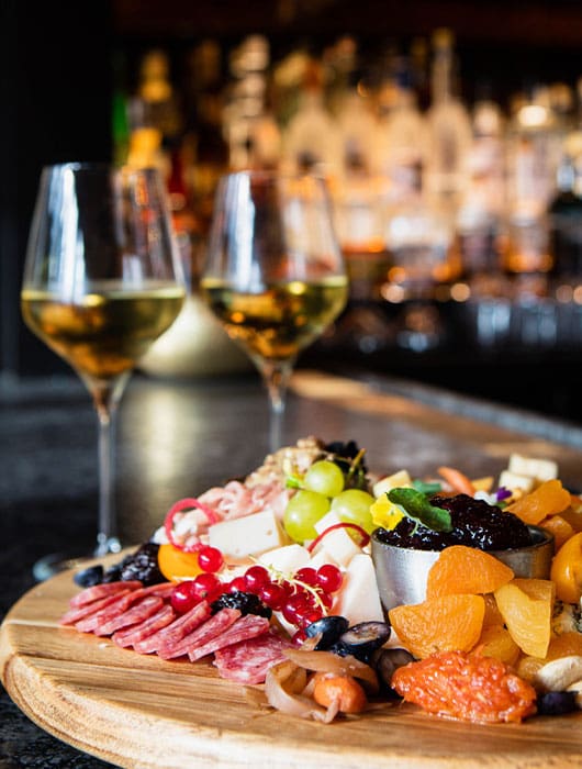 restaurant bar a vin eze vue